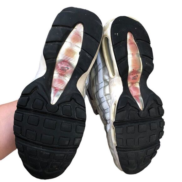 Rare 2016 Nike Air Max 95 Silver Bullet Size 8 - Picture 4 of 16